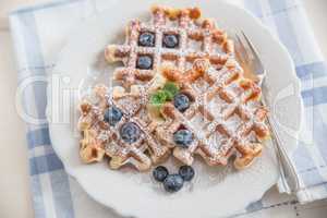 Belgische Waffeln mit Heidelbeeren