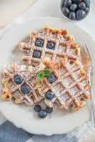 Belgische Waffeln mit Heidelbeeren