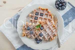 Belgische Waffeln mit Heidelbeeren