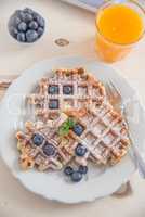 Belgische Waffeln mit Heidelbeeren