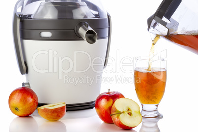 Electric juicer and apple juice