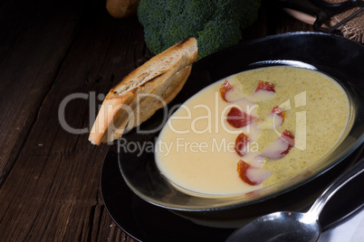 Asparagus broccoli cream soup