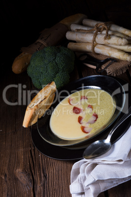 Asparagus broccoli cream soup