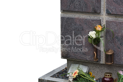 Columbarium Wand auf einem Friedhof.