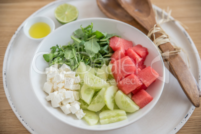 Salat mit Melone und Feta