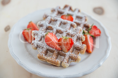 Belgische Waffeln mit Beeren