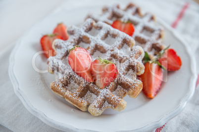 Belgische Waffeln mit Beeren