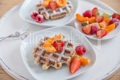 Belgische Waffeln mit Beeren Belgische Waffeln mit Beeren