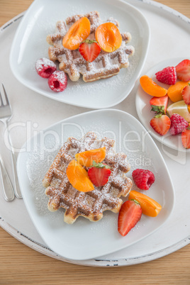 Belgische Waffeln mit Beeren