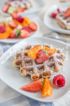 Belgische Waffeln mit Beeren