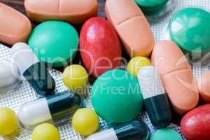 Drugs to treat in the form of tablets .