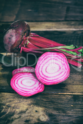 Fresh red beet sliced