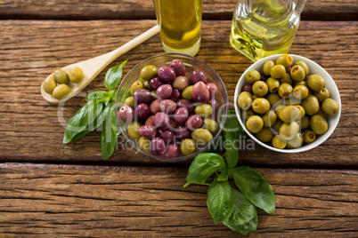 Marinated olives with ingredients