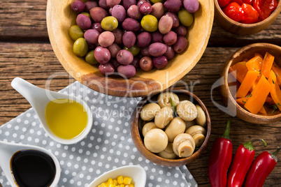 Marinated olives with various ingredients