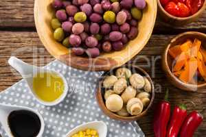 Marinated olives with various ingredients