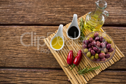 Marinated olives with ingredients