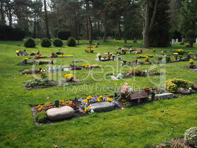 grabstätten auf einem Friedhof