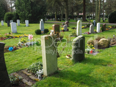 Grabstätten auf einem Friedhof