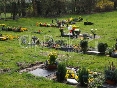 Grabstätten auf einem Friedhof