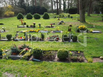 urnengrabstätten auf einem Friedhof