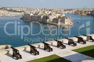 Valletta (Malta): View from The Barrakka Gardens to the port