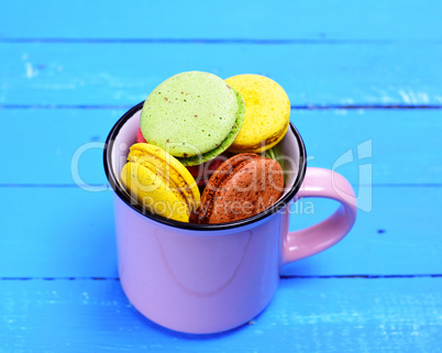 Almond biscuit in a mug
