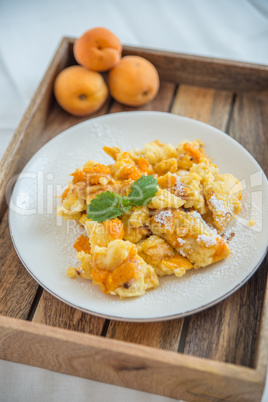 Kaiserschmarrn mit Aprikosen