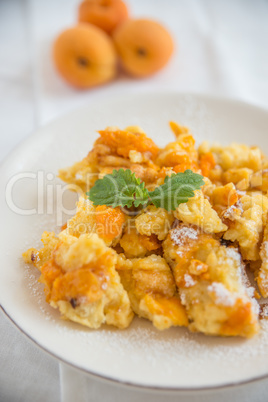 Kaiserschmarrn mit Aprikosen