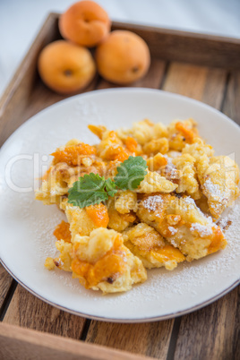 Kaiserschmarrn mit Aprikosen