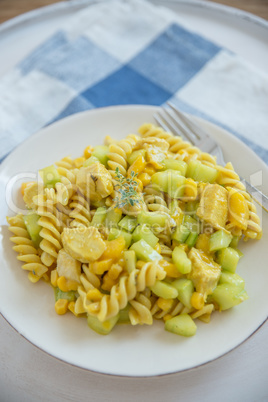 Curry Nudelsalat mit Hähnchen