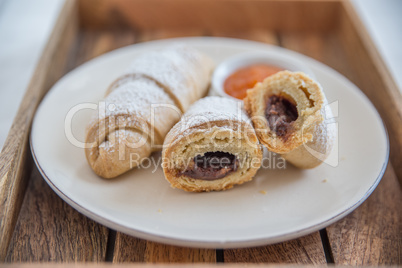 Croissant gefüllt mit Schokolade