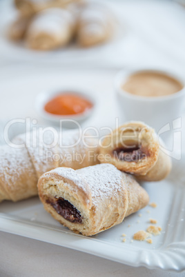 Croissant gefüllt mit Schokolade