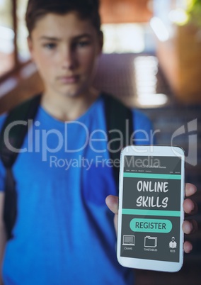 Man holding a phone with e-learning information in the screen