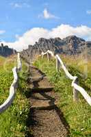 Wanderweg auf der Seiser Alm