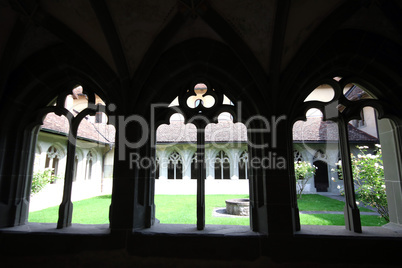 Masswerkfenster im Kloster