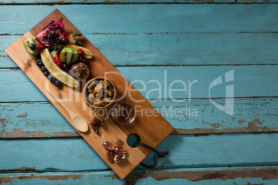 Slice of various fruits in tray