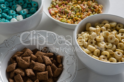 Bowls of various breakfast