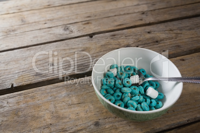 Marshmallow and cereal rings in bowl