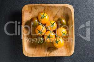 Overhead view of cherry tomatoes in plate
