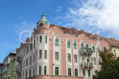 Fassade eines traditionellen Wohngebäudes in Bratislava,Slowake
