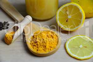 selbstgemachtes Natürliches Antibiotikum mit Honig Golden Honey