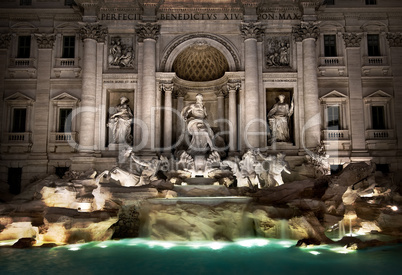 Fountain di Trevi at night