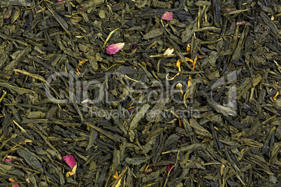 Mix green tea with petals of marigold and rose petals.