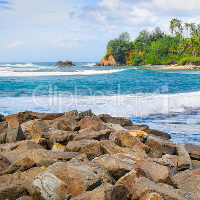 beautiful ocean and cloudy sky