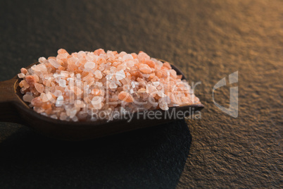 Himalayan salt in a scoop