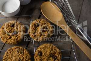 Fresh baked cookies kept over a cooling rack