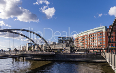 Brücke an der Elbe in Hamburg Hafen
