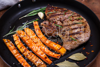 Beef stack with spices cooked with carrot