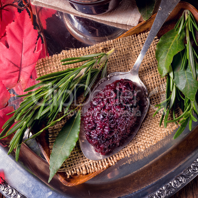 cranberry chutney with red beet