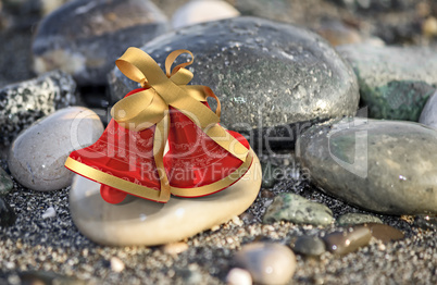 Christmas beach: decoration for the Christmas tree on the beach.